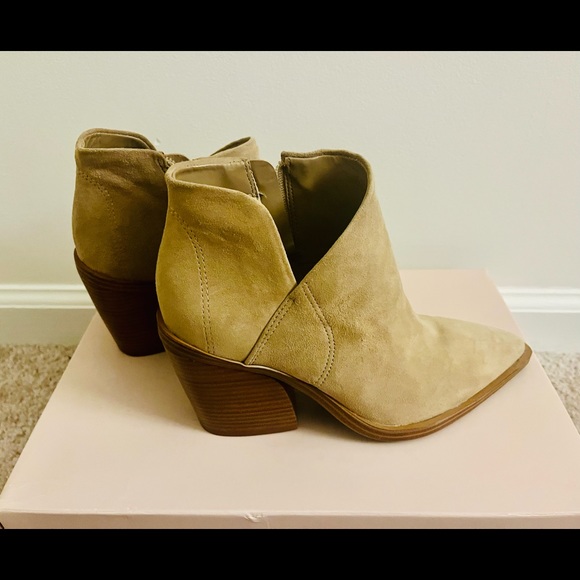 Vince Camuto ankle boots - Picture 3 of 6